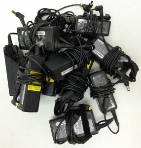 Job lot 11x Mixed Brands 19V Small End Laptop Chargers/Adapters - Image 3