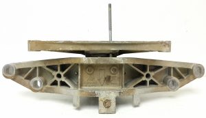 Porsche Boxster 98737530901  98737512301 Engine Mounting Bracket - Image 6
