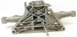 Porsche Boxster 98737530901  98737512301 Engine Mounting Bracket - Image 5