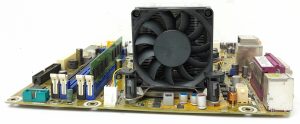 Pegatron IPMEL-PRC - Pentium Dual Core E5300 @ 2.60 - 2GB RAM - Motherboard with I/O Shield - Image 5