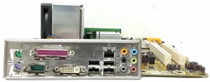 Pegatron IPMEL-PRC - Pentium Dual Core E5300 @ 2.60 - 2GB RAM - Motherboard with I/O Shield - Image 4