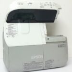Epson Projector HDMI VGA with 2118 Lamp Hours Used EB-470 H456B