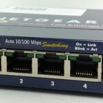 Netgear Fast Ethernet Switch 5 Port 10/100 Mbps FS105