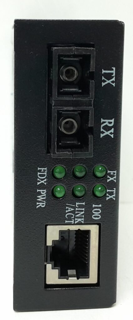 Insixt Media Converter 10/100BASE-TX To 100BASE-FX MultiMode Fibre Optic Converter INSIXTMC100SC - Image 5