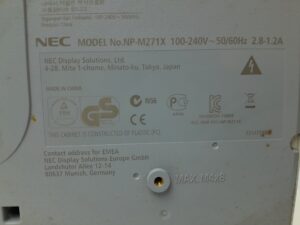 Nec HDMI VGA Projector with 1370 Lamp Hours Used NP-M271X - Image 3