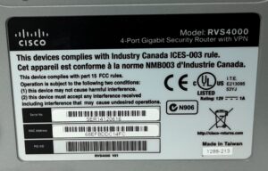 Cisco 4 Port Gigabit Security Router With VPN RVS400 - Image 3