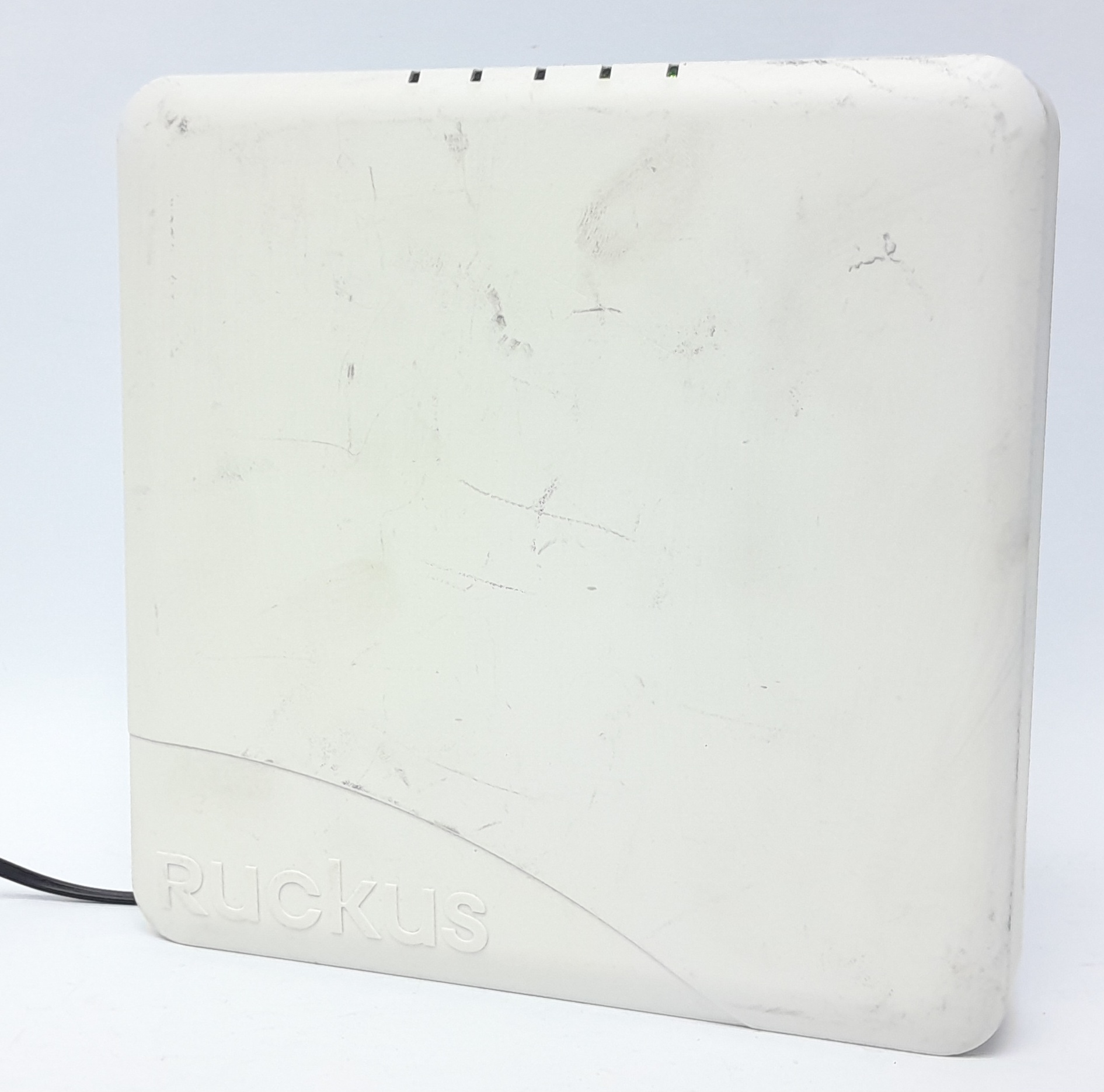 20250122_231826 Ruckus Access Point R600 - Image 1