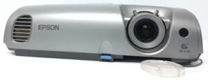 Epson VGA Projector with 44 Lamp Houers Used EMP-62