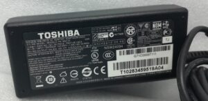 Toshiba Power Adapters 19V 3.42A - x10 - Image 3