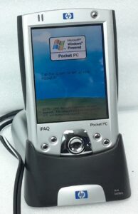HP Handheld Vintage Pocket PC iPAQ h2210 - Image 2
