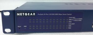 Netgear 24 Port Gigabit Smart Switch Prosafe GS724T v3 with 1x Netgear AGM731F Module - Image 7