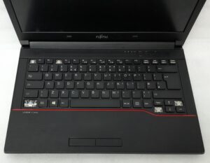Fujitsu_Lifebook_E547_3
