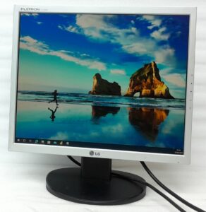 Lg_Flatron_L1752s-sf_1