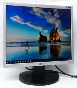 Lg_Flatron_L1753s-sf_1