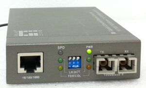 Level One Gigabit Ethernet Media Converter 10/100/1000Base-T to 1000Base-SX/LX GVT-4001 - Image 2