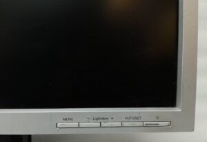 Lg_Flatron_L1750s-sn_3