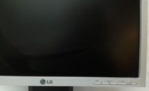 Lg_Flatron_L1750s-sn_3