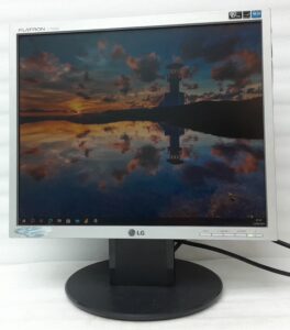 Lg_Flatron_L1750sq-sn_1