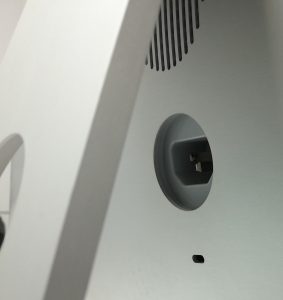 Apple_iMac12,1_4