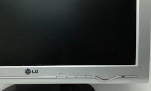 Lg_Flatron_L1717s-sn_3