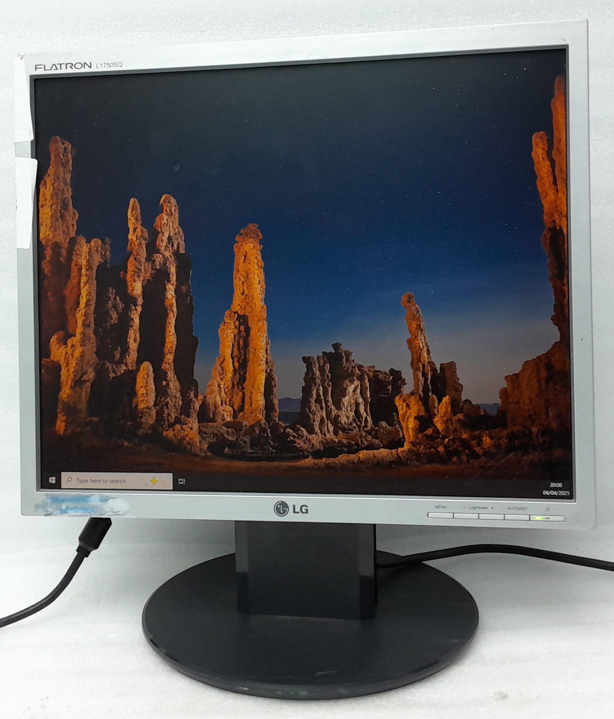 Lg_Flatron_L1750sq-sn_1.jpg Lg_Flatron_L1750sq-sn_1