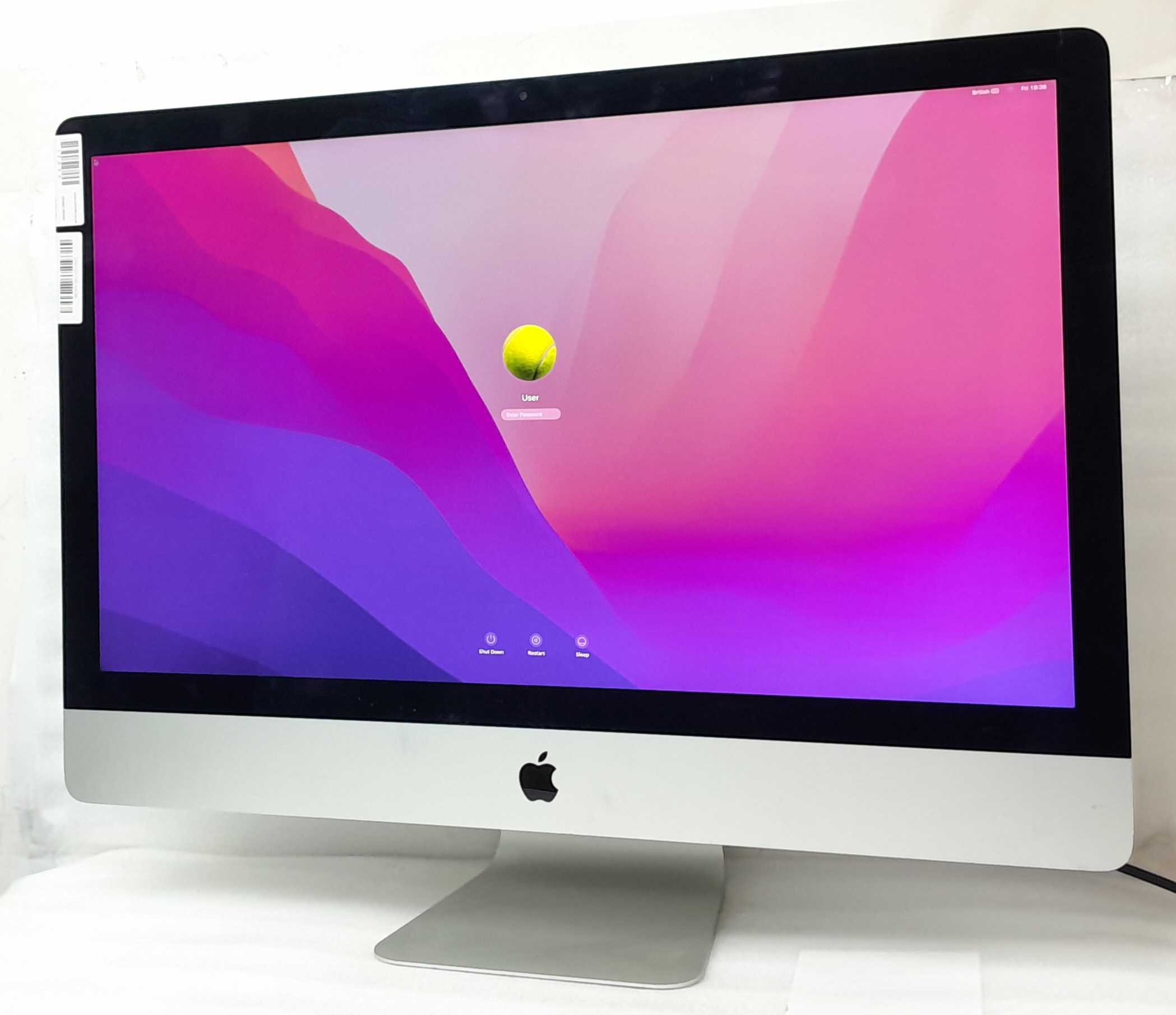 Apple_iMac_17,1_1