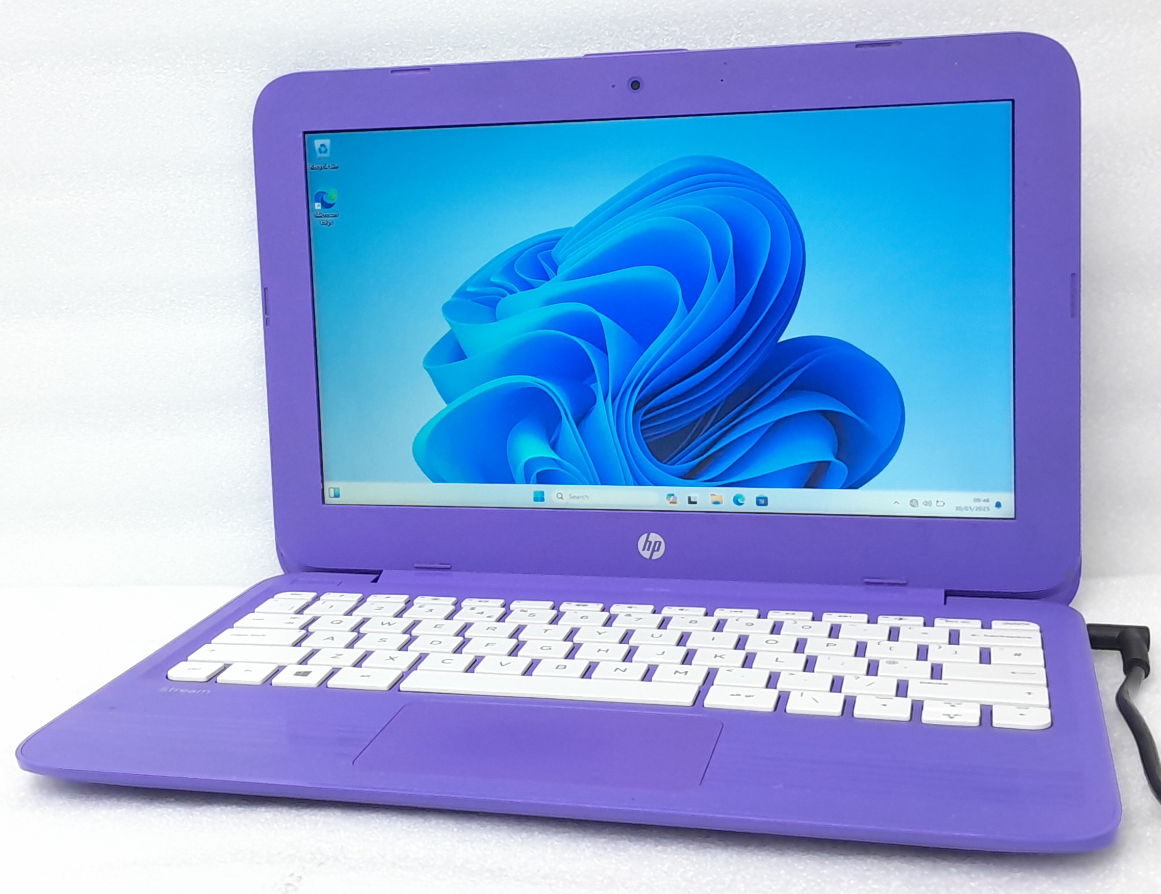 HP Windows Laptop PC Stream – Celeron N3060 @ 1.60 – 2GB RAM