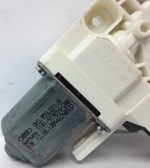 Porsche Cayenne Front Left Door Window Regulator Motor 2014 8K0959811A - Image 3