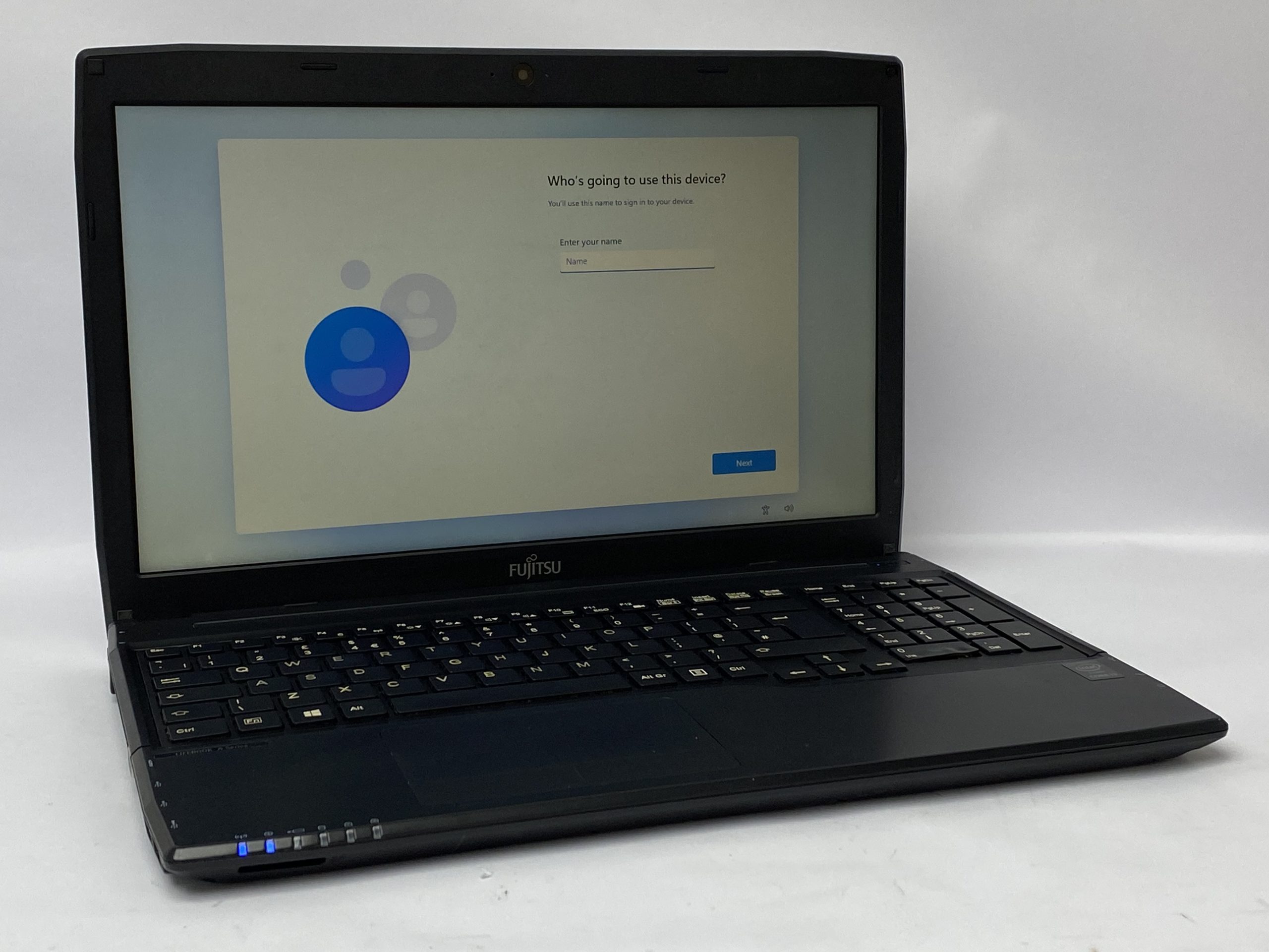 Fujitsu_Lifebook_A555_1-4.jpeg Fujitsu_Lifebook_A555_1
