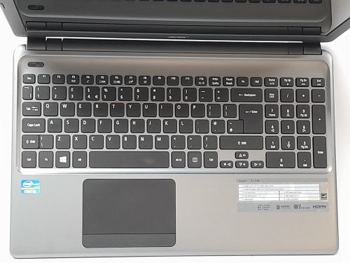 Acer_Aspire_E1_2