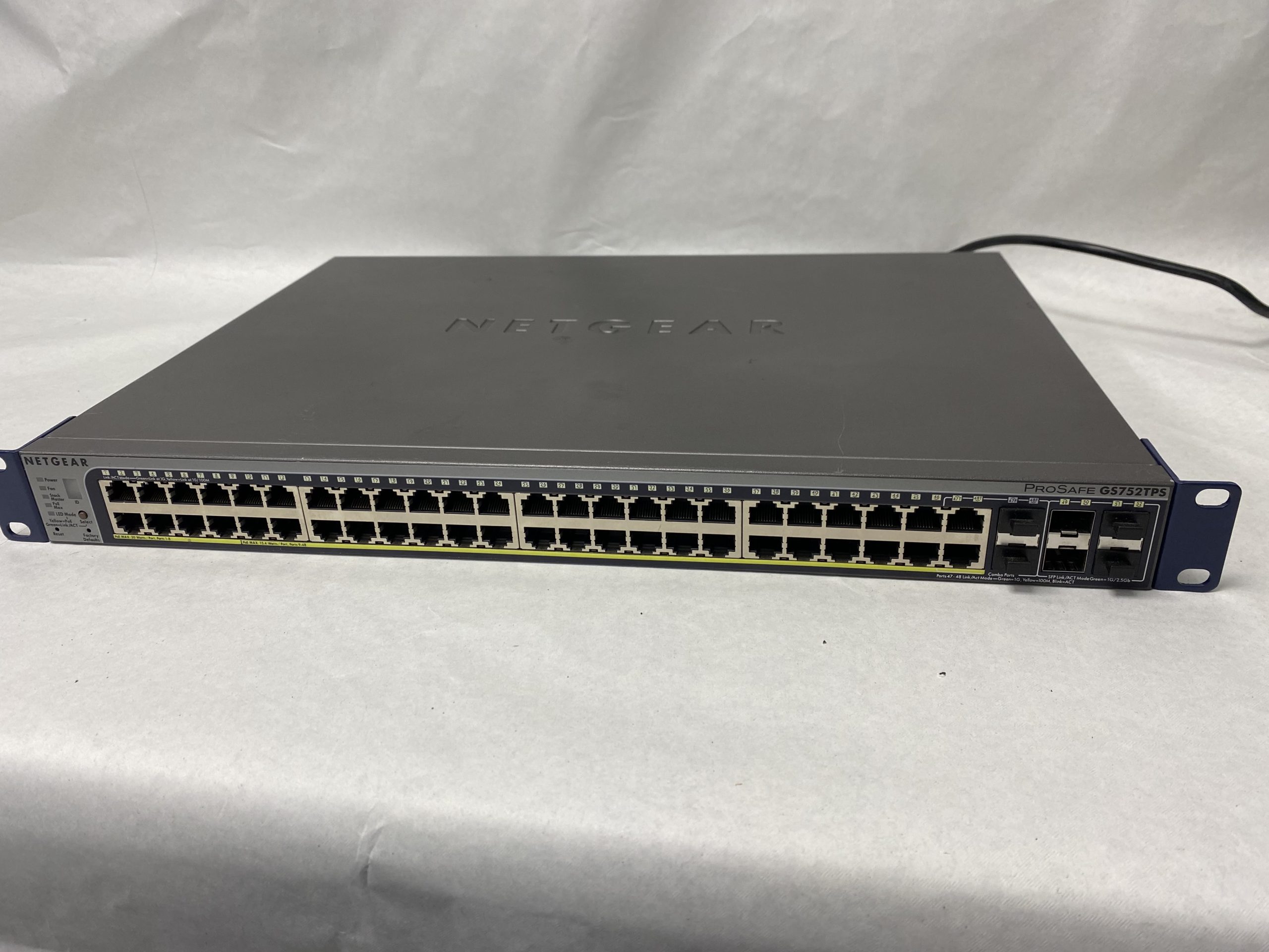 Netgear_Gs752tps_1.jpeg Netgear Gs752tps