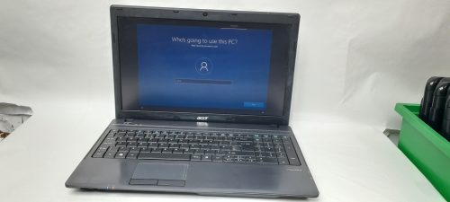 Acer_Travel_Mate_5735_1