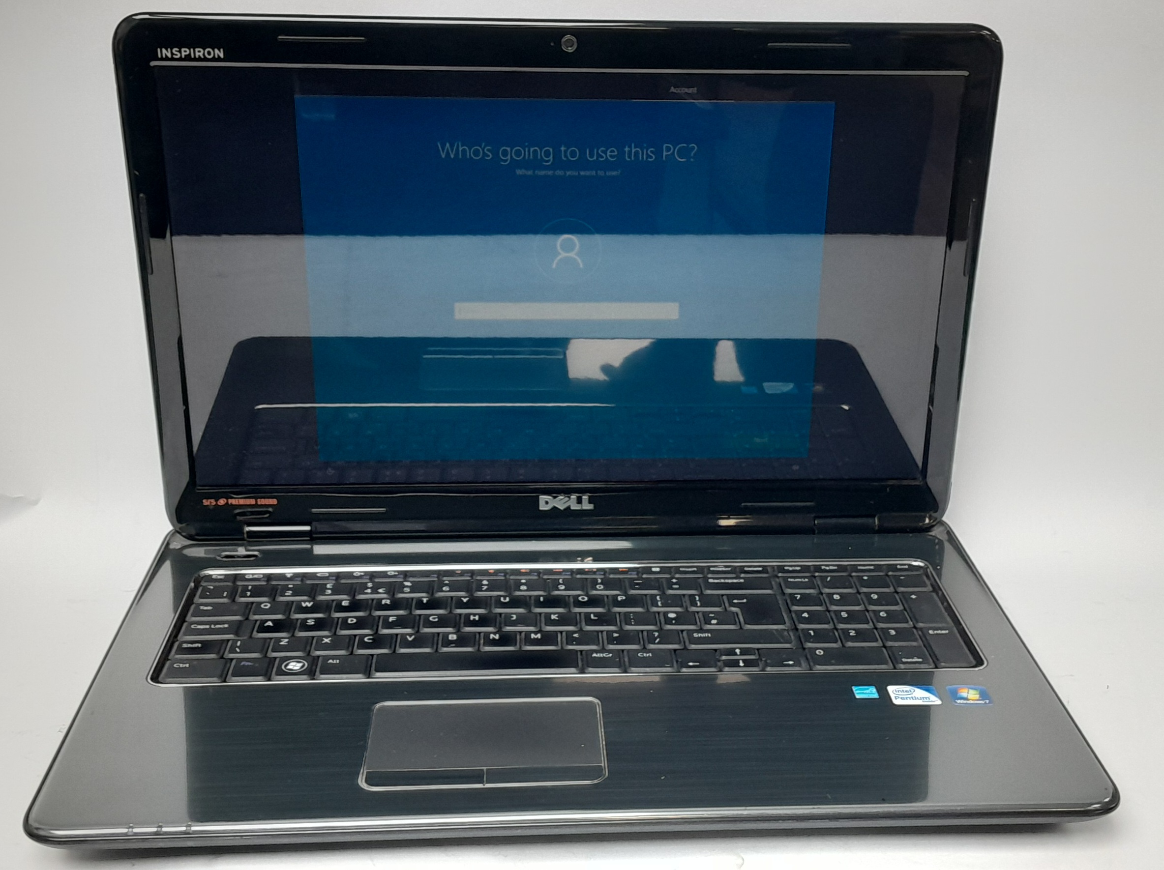 Dell_Inspiron_N7010_1.jpg Dell_Inspiron_N7010_1