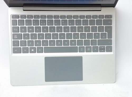 Microsoft_Surface_Laptop_Go_1943_2