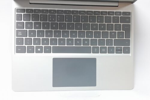 Microsoft_Surface_Laptop_Go_1943_2