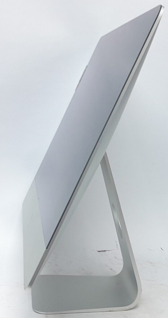 Apple_iMac_18,2_2