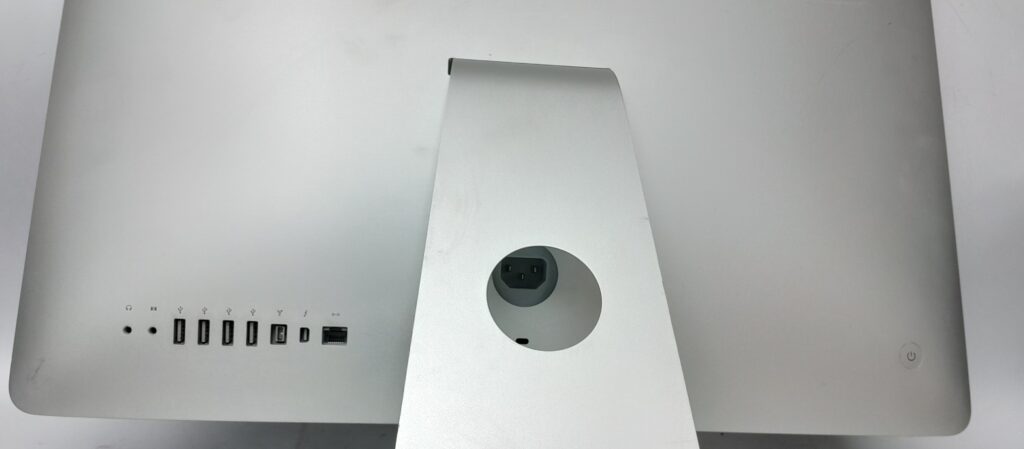 Apple_IMAC_12,1_2