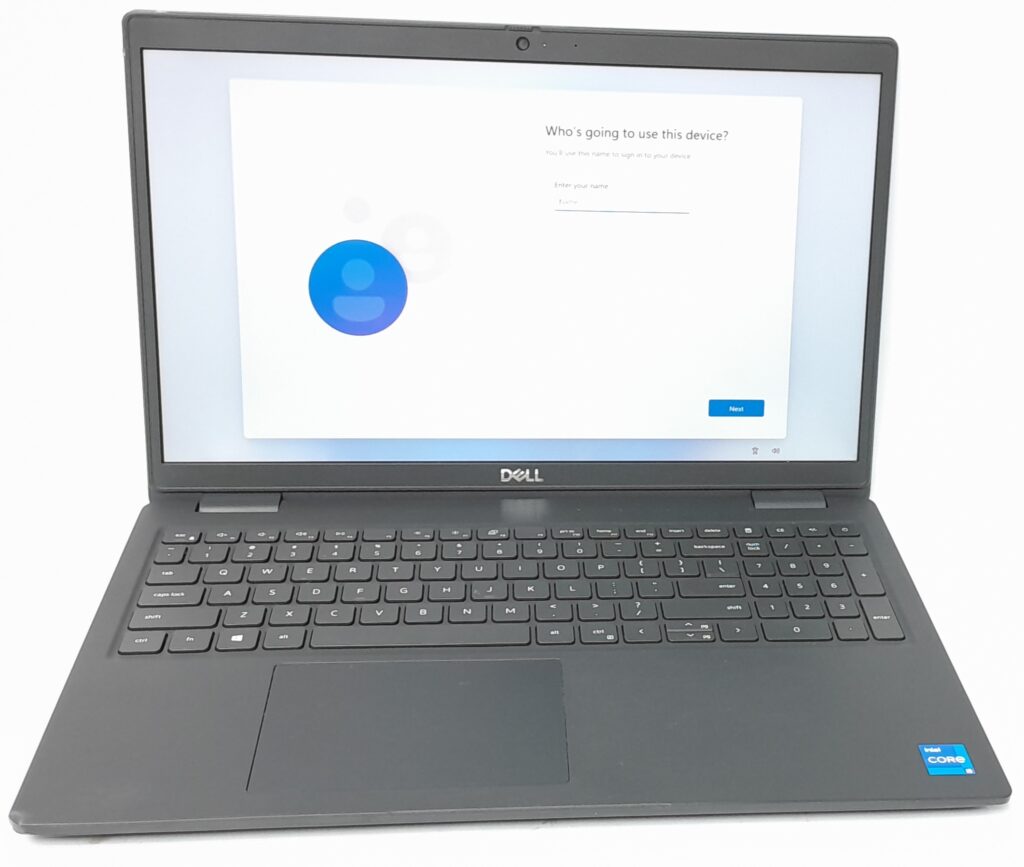 Dell_Latitude_3520_1