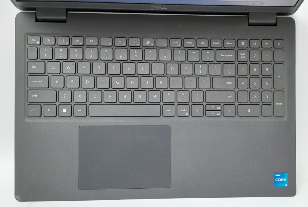 Dell_Latitude_3520_2