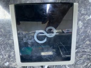FUJITSU Esprimo Q9000 / i3-370M 2.4GHz / 4GB / 320GB p/ lead and widows 10/7 - Image 3