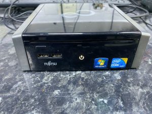 FUJITSU Esprimo Q9000 / i3-370M 2.4GHz / 4GB / 320GB p/ lead and widows 10/7