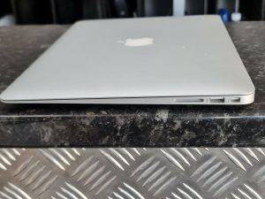 MacBook Air 1 3’’ Early 2015 Intel Core i5 4GB RAM Good Screen - Image 8
