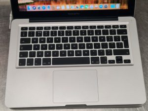 Apple MacBook Pro i7-2620M 13" 250GB SSD 8GB RAM OS HIgh Sierra
