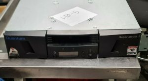 Quantum Superloader3 L700 with LTO5 SAS tape drive 16-Slot Autoloader